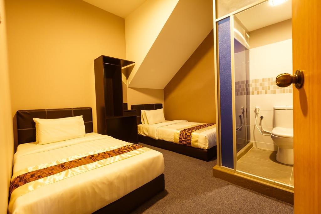 rainforest budget stay