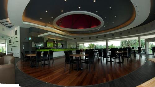 meru suites at meru valley resort