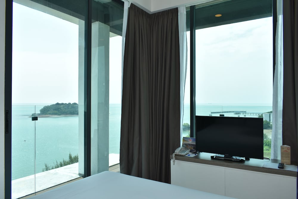 dwharf hotel and serviced residence