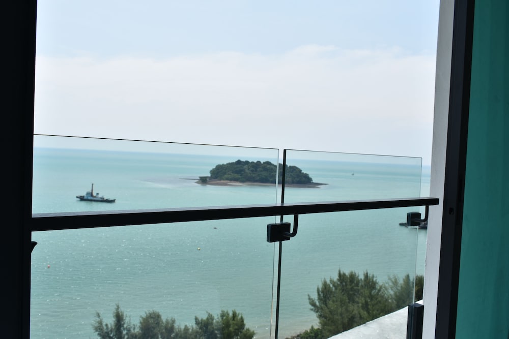 dwharf hotel and serviced residence