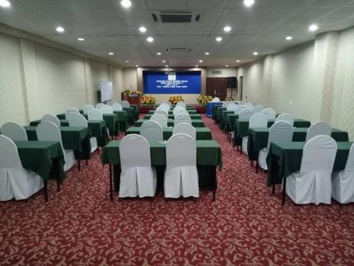 hotel myangkasa akademi and resort