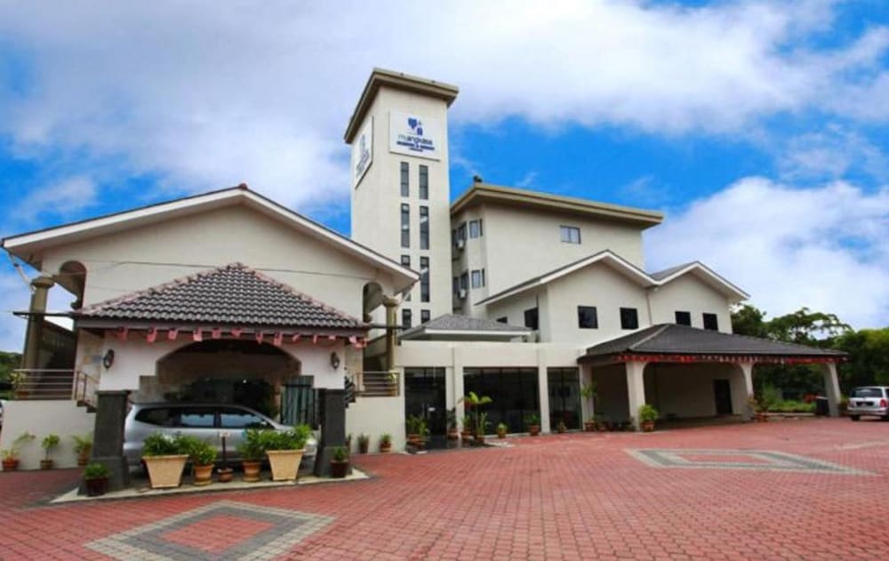 hotel myangkasa akademi and resort