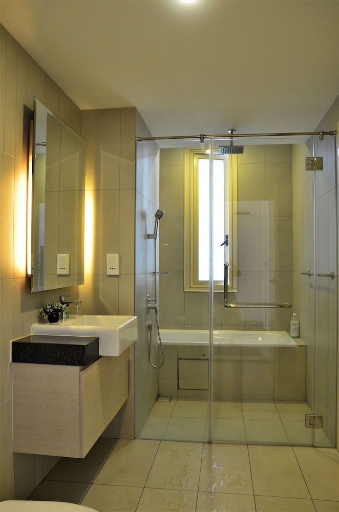 holi afiniti themed suites