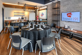 the granite luxury hotel