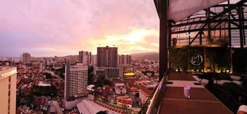 the granite luxury hotel