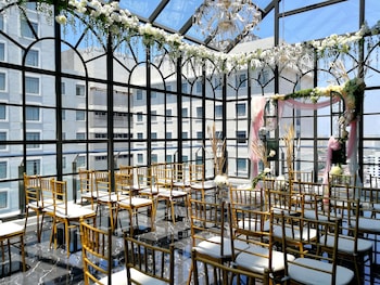 the granite luxury hotel