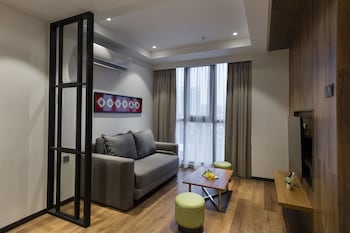 the granite luxury hotel