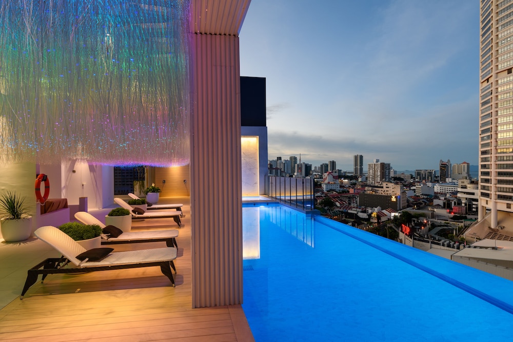 the granite luxury hotel