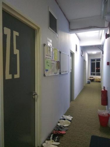 moon eleven hostel airport transit klia