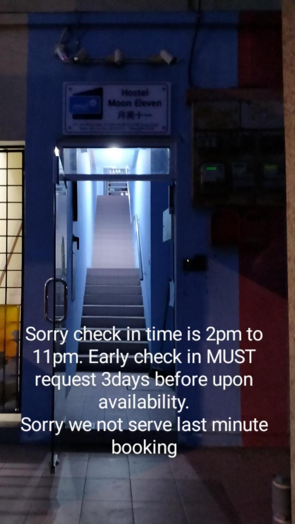 moon eleven hostel airport transit klia