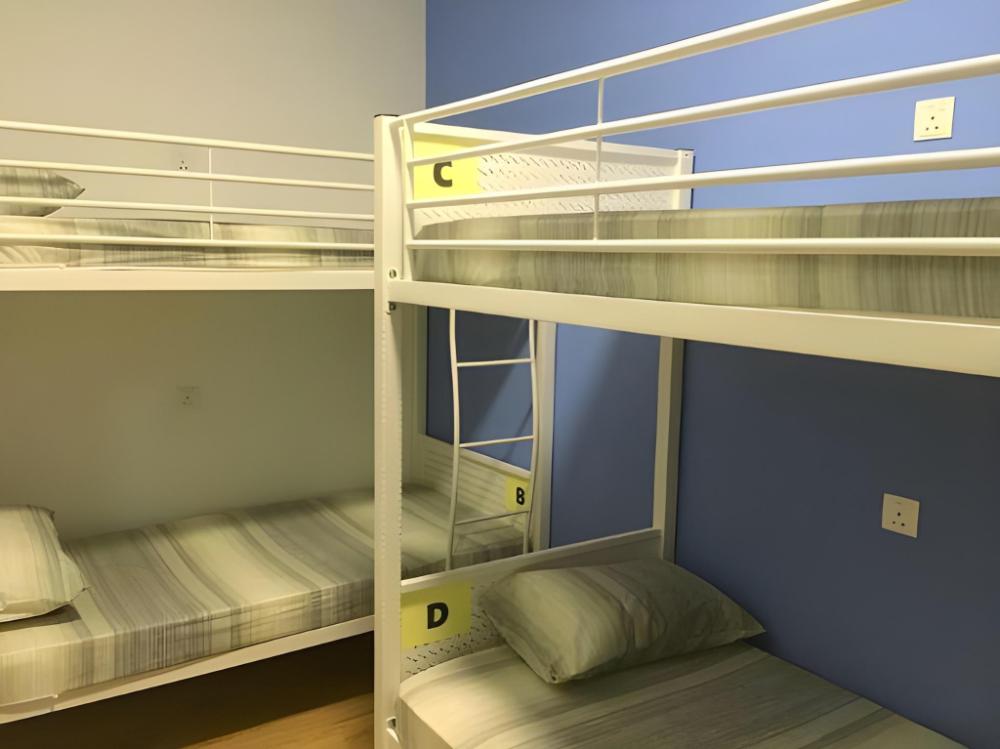 moon eleven hostel airport transit klia