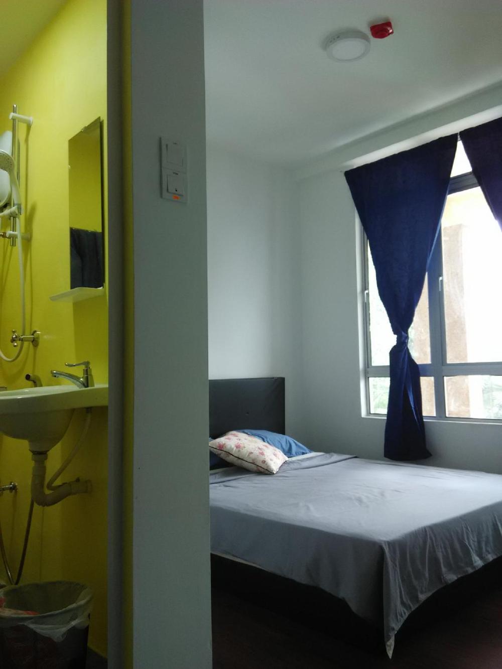 moon eleven hostel airport transit klia