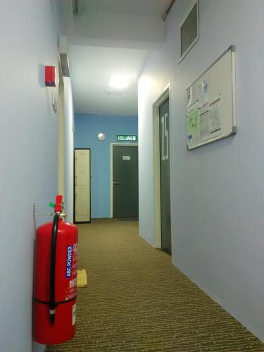 moon eleven hostel airport transit klia