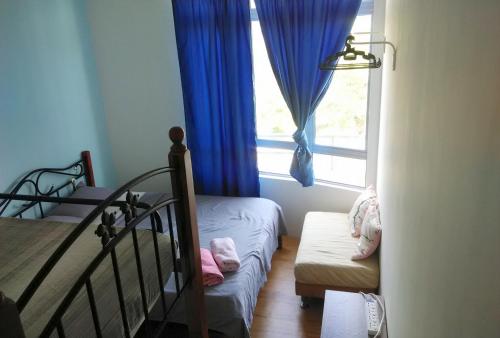 moon eleven hostel airport transit klia