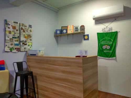 moon eleven hostel airport transit klia