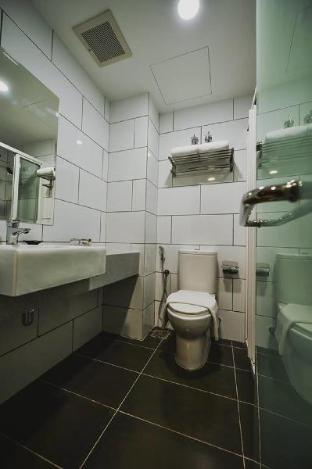 oyo townhouse selayang formerly rhr hotel