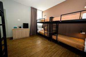 oyo townhouse selayang formerly rhr hotel