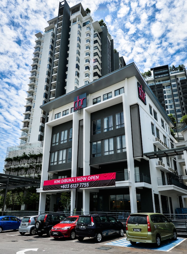 oyo townhouse selayang formerly rhr hotel