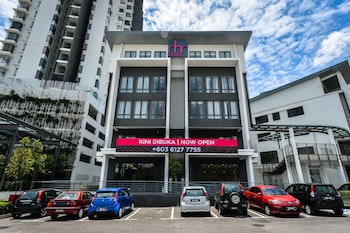 oyo townhouse selayang formerly rhr hotel
