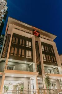 oyo townhouse selayang formerly rhr hotel