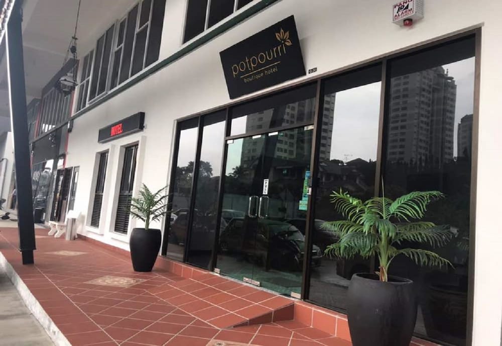 potpourri boutique hotel