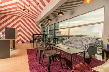 seaview capsule hotel