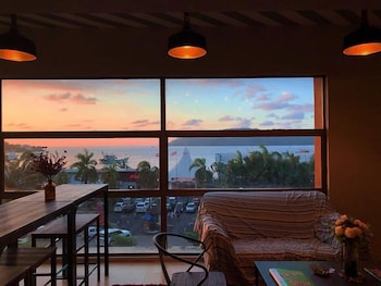 seaview capsule hotel