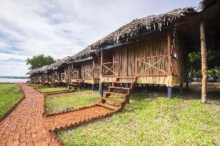 9 huts on a hill