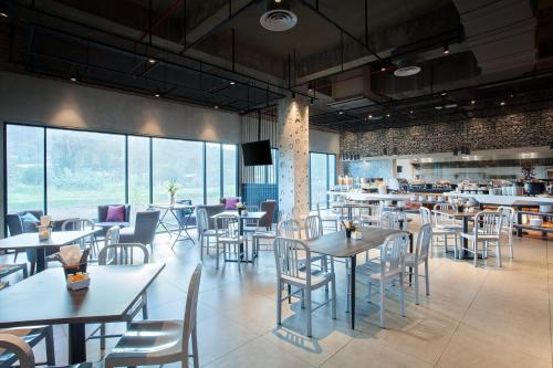 ibis styles kota kinabalu inanam hotel