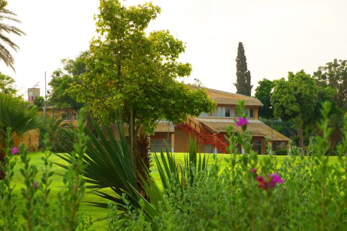 hotel erettz zeelim