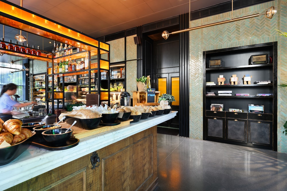 publica isrotel autograph collection