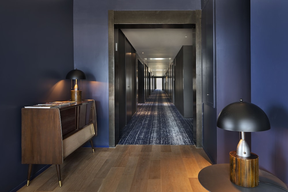 publica isrotel autograph collection