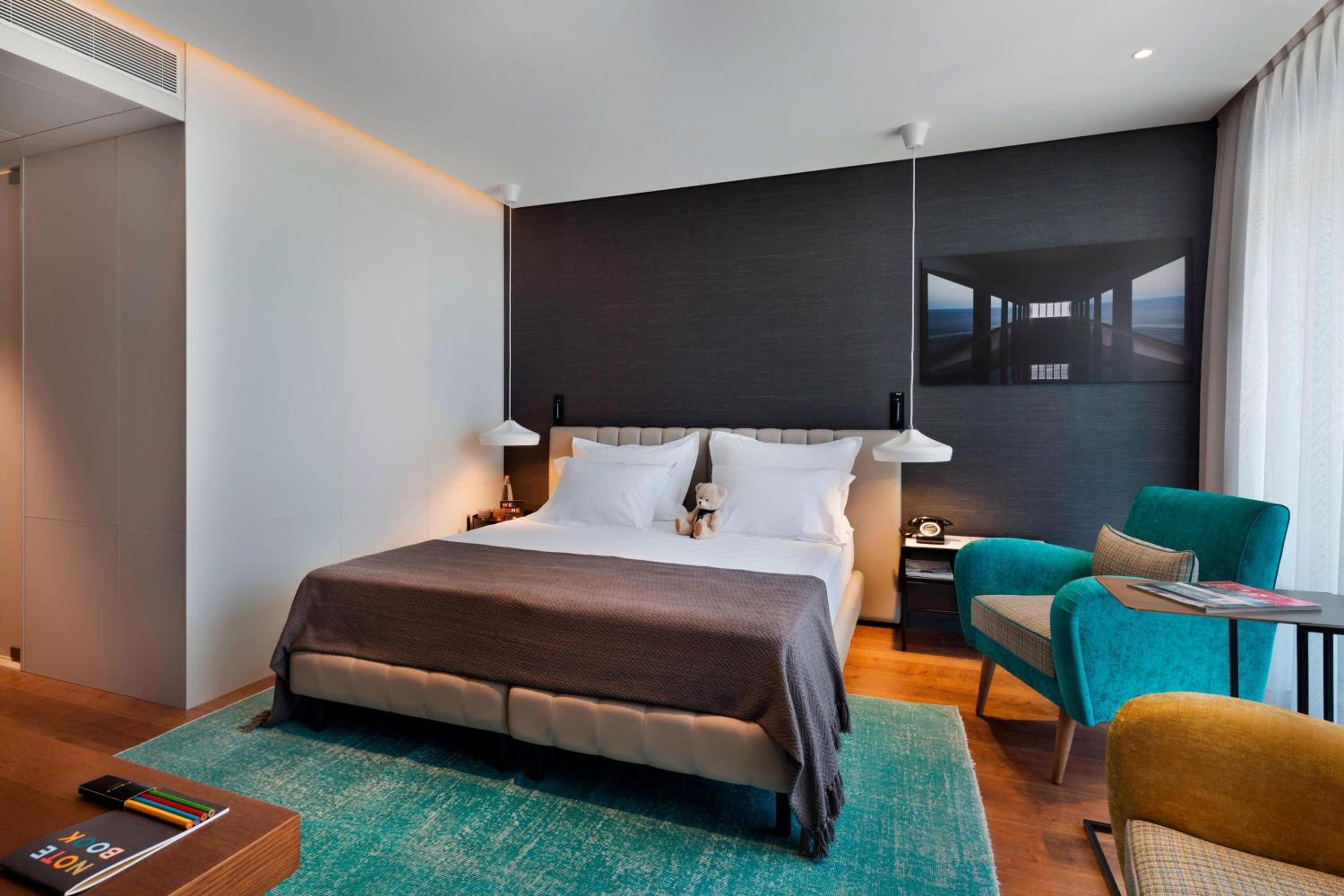 publica isrotel autograph collection