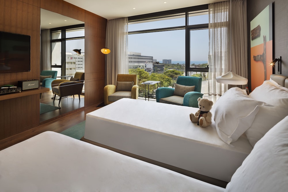 publica isrotel autograph collection