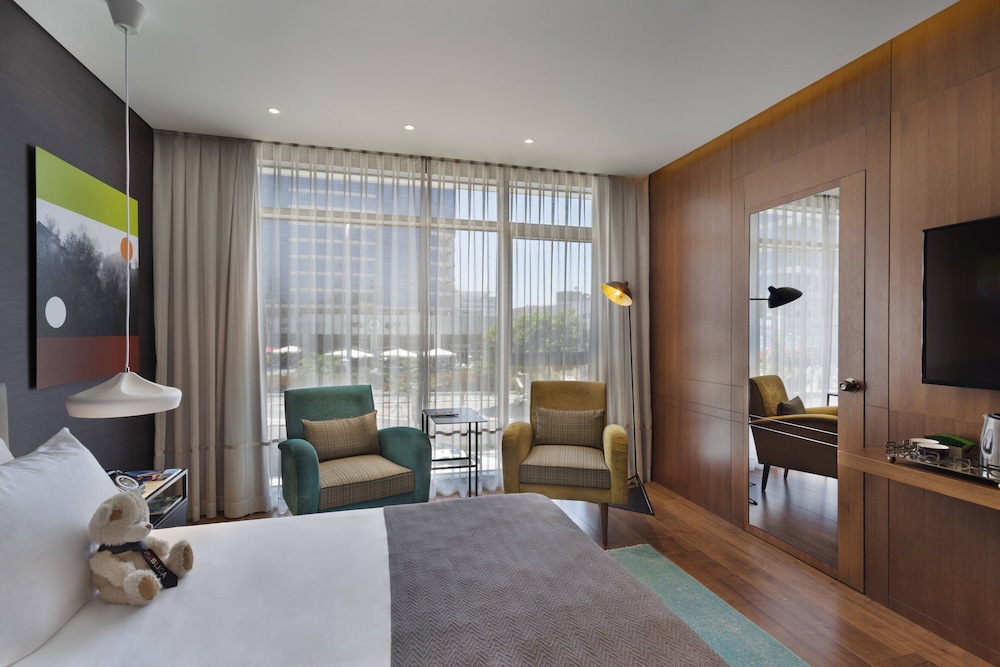 publica isrotel autograph collection