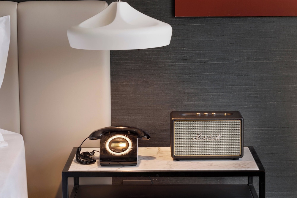 publica isrotel autograph collection