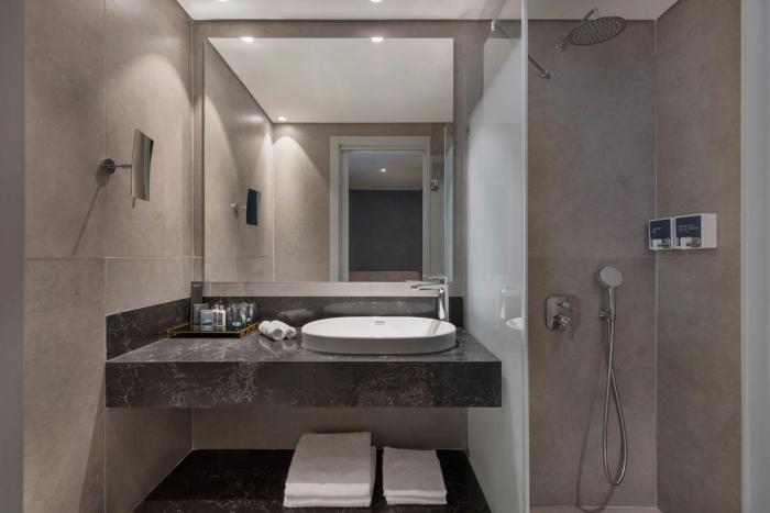 publica isrotel autograph collection