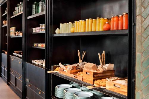 publica isrotel autograph collection