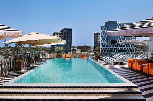 publica isrotel autograph collection