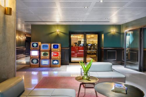 publica isrotel autograph collection