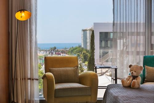 publica isrotel autograph collection