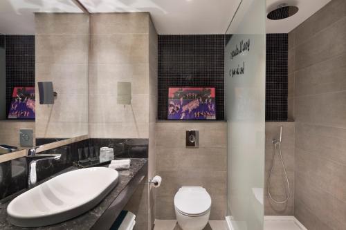 publica isrotel autograph collection
