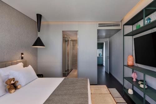 publica isrotel autograph collection