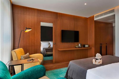 publica isrotel autograph collection
