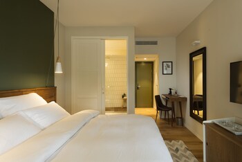 nea resort and people