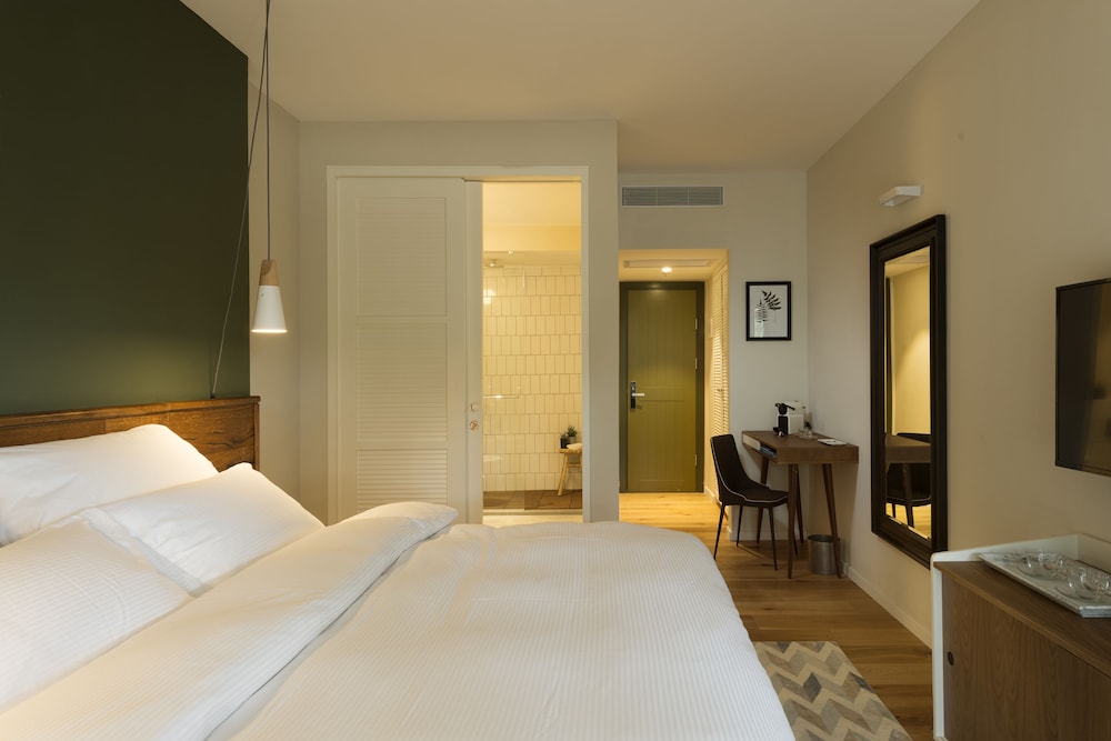 nea resort and people