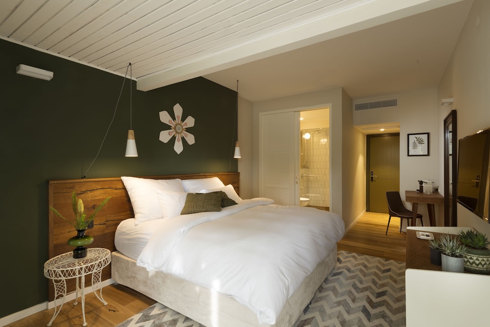 nea resort and people