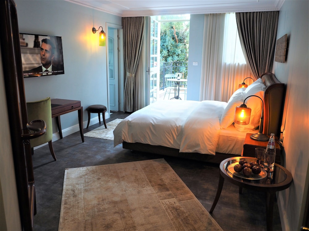 carmella boutique hotel