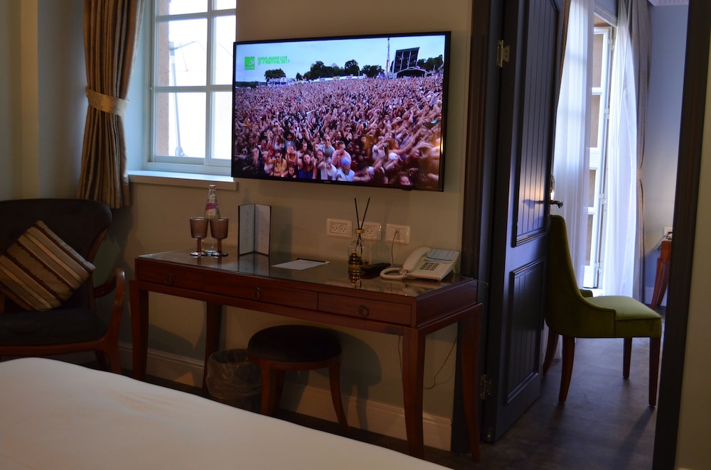 carmella boutique hotel