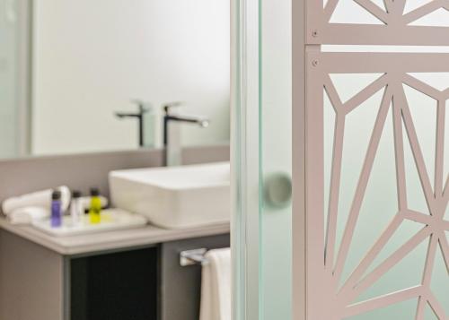 ultra hotel boutique tel aviv